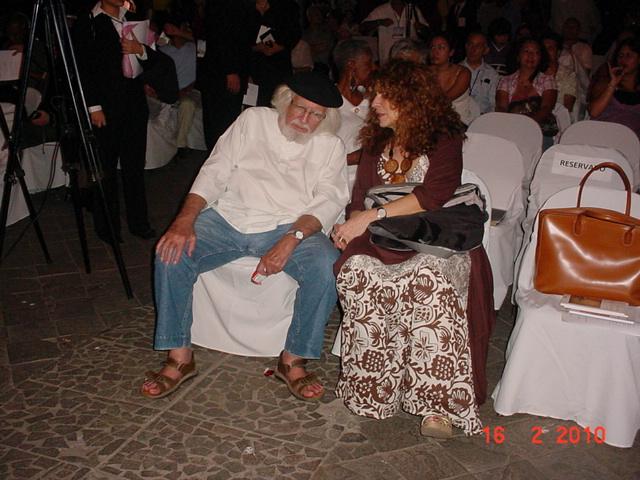 gioconda belli conversando con el poeta e. cardenal apoyado por poetas para el premio nobel de literatura 2010